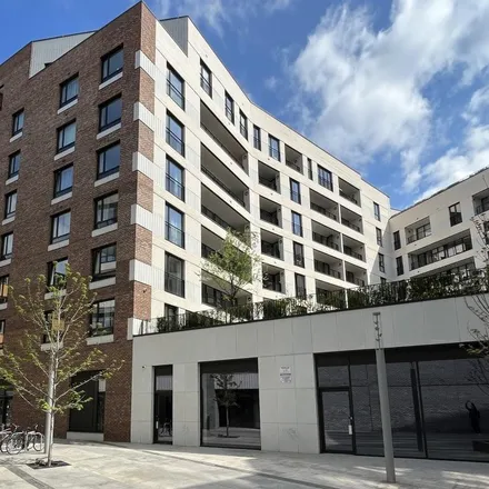 Rent this 3 bed apartment on Rosewood Building in Gorsuch Street, London