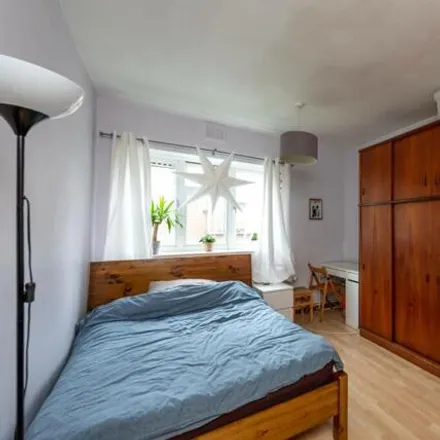 Rent this 3 bed apartment on Luscombe Way in London, SW8 2SZ