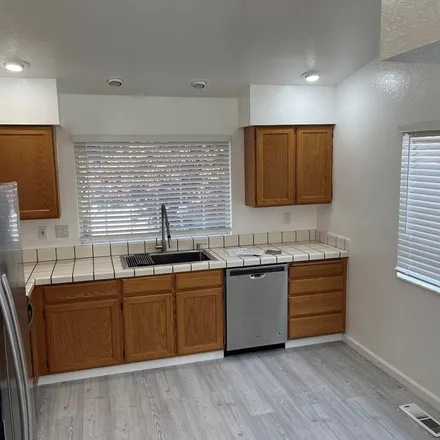 Image 4 - 4730 Vista Mountain Drive, Sparks, NV 89436, USA - Apartment for rent