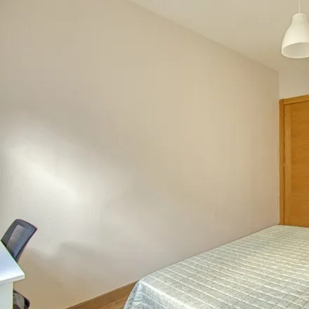 Image 8 - Avenida de Torrelavega, 40, 33010 Oviedo, Spain - Room for rent