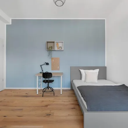 Rent this 2 bed apartment on Turiner Straße 5 in 13347 Berlin, Germany