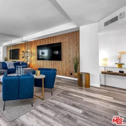 Buy this 1 bed condo on 7235 Hollywood Boulevard in Los Angeles, CA 90046