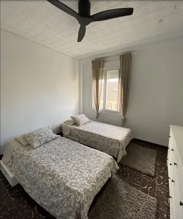 Image 2 - Carrer de l'Arquitecte Alfaro, 7, 46011 Valencia, Spain - Room for rent