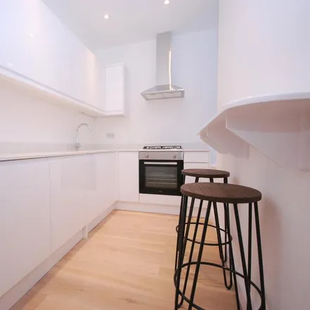 Image 7 - Tremadoc Road, London, SW4 7NF, United Kingdom - Apartment for rent