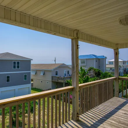 Image 6 - 1424 North Topsail Drive, Surf City, NC 28445, USA - House for sale