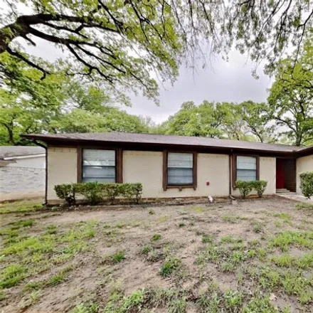 Buy this 3 bed house on 4307 Andalusia Trl in Arlington, Texas
