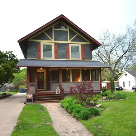 Buy this 3 bed house on 1103 43rd Street in Des Moines, IA 50311
