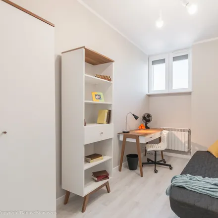 Rent this 6 bed room on Aleja Niepodległości 148 in 02-554 Warsaw, Poland