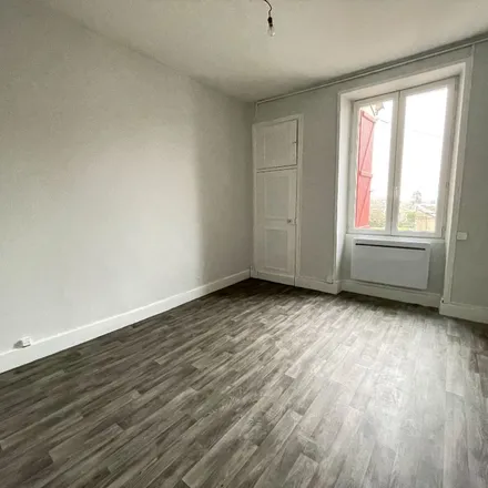 Rent this 3 bed apartment on 19 Rue du 4 Septembre in 58600 Fourchambault, France
