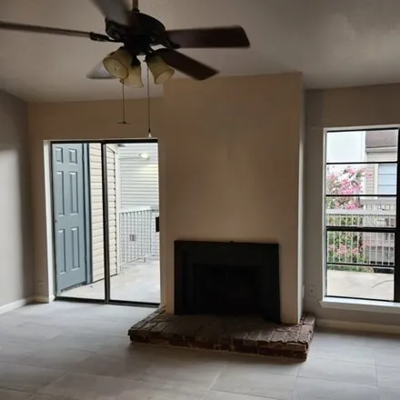 Buy this 1 bed condo on 9707 Richmond Ave Apt 94 in Houston, Texas