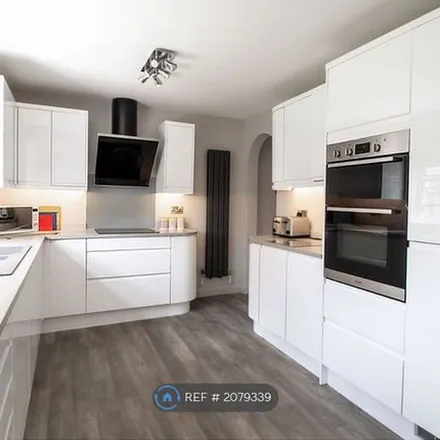 Image 5 - Woodperry Avenue, Metropolitan Borough of Solihull, B91 3GN, United Kingdom - Apartment for rent
