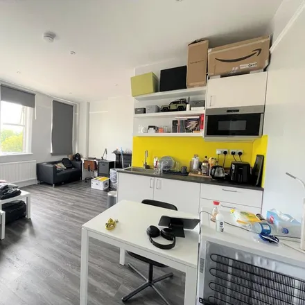 Rent this studio apartment on Bargain Zone in 438 Streatham High Road, London