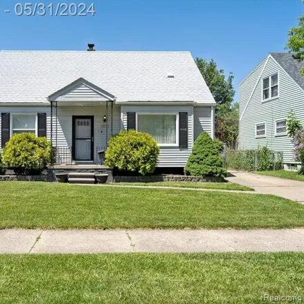 Buy this 3 bed house on 25575 Fortuna Street in Roseville, MI 48066