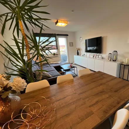 Rent this 3 bed apartment on Kyritzer Straße 12 in 99091 Erfurt, Germany