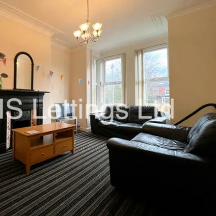 Rent this 5 bed townhouse on Stanmore Place in Leeds, LS4 2RR