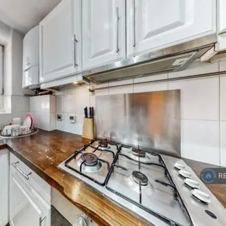 Image 6 - City View House, 455-463 Bethnal Green Road, London, E2 9QH, United Kingdom - Apartment for rent