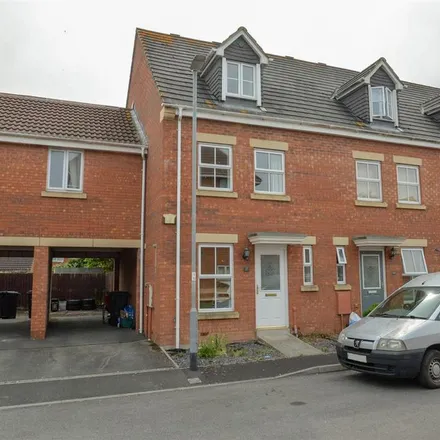Rent this 3 bed townhouse on 50;51;52 Lords Way in Chilton Trinity, TA6 3SF