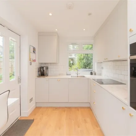 Image 3 - Holders Hill Gardens, London, NW4 1PF, United Kingdom - Duplex for rent