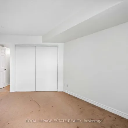 Image 5 - 52 Fairfax Crescent, Toronto, ON M1L 1Z7, Canada - Apartment for rent