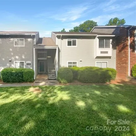 Buy this 2 bed condo on 3025 Heathstead Place in Charlotte, NC 28210