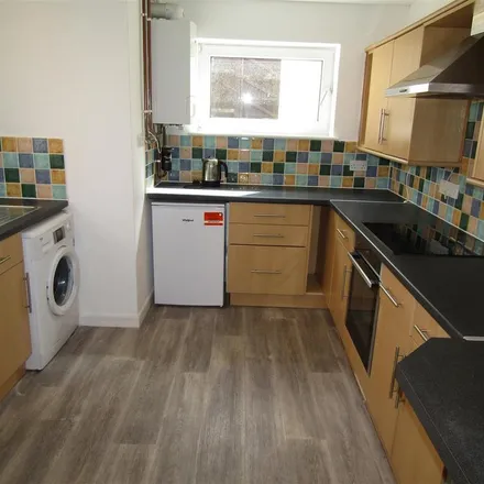 Image 1 - 62 Priory Road, Exeter, EX4 7AR, United Kingdom - House for rent