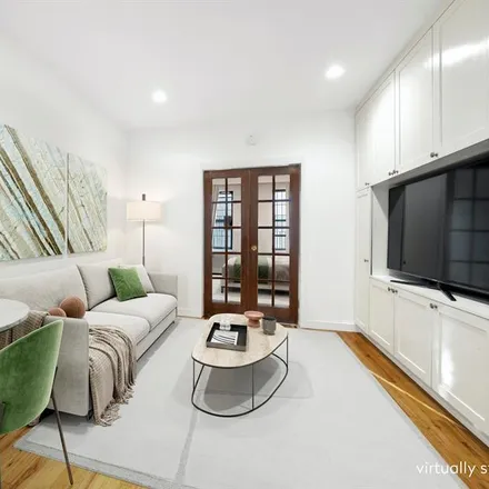 Buy this studio apartment on 215 EAST 88TH STREET 4C in New York