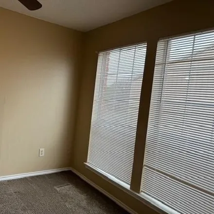 Image 6 - 632 Irby Lane, Irving, TX 75061, USA - Apartment for rent