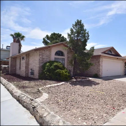 Image 1 - 3012 Silver Lake Place, El Paso, TX 79936, USA - House for rent