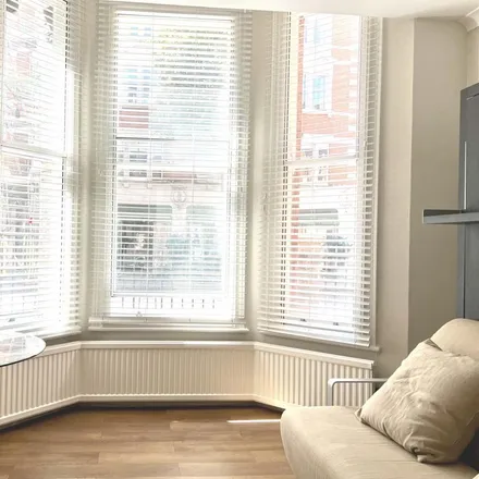 Rent this studio apartment on 47 Egerton Gardens in London, SW3 2BY