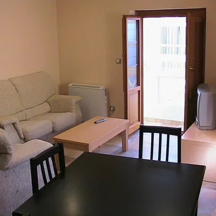 Rent this 2 bed apartment on Rúa Constanza de Castro in 13-15, 27850 Viveiro