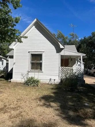 Buy this 2 bed house on 1219 East 3rd Avenue in Winfield, KS 67156