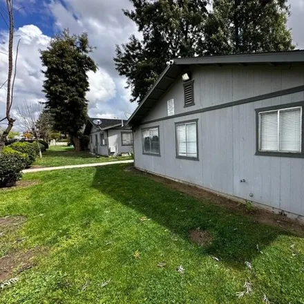 Image 2 - 2159 Martin Luther King Junior Boulevard, Fresno, CA 93706, USA - House for sale