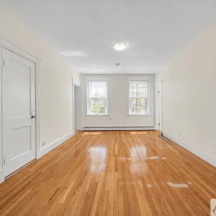 Rent this studio apartment on 82 Brainerd Rd