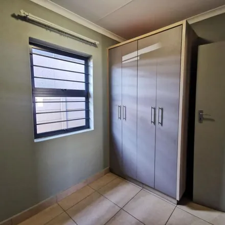 Image 4 - Teal and Red Street, Ekurhuleni Ward 53, Gauteng, 1454, South Africa - Apartment for rent