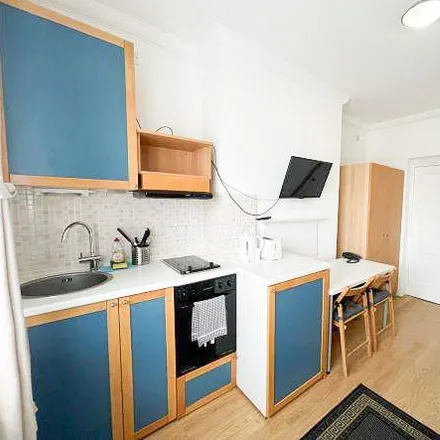 Image 3 - Brandenburgh House, Fulham Palace Road, London, W6 9HH, United Kingdom - Apartment for rent