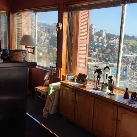 Buy this 6 bed house on Tito Livio Moggia in 254 0070 Viña del Mar, Chile