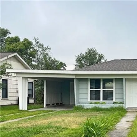 Buy this 2 bed house on 1501 Tennessee Street in Lake Charles, LA 70607