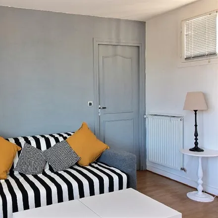 Image 3 - 46 Rue Duranton, 75015 Paris, France - Apartment for rent