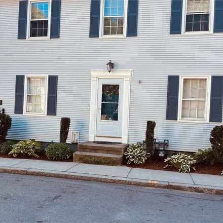 Image 2 - 12 Mount Vernon Street, Newport, RI 02840, USA - Apartment for rent