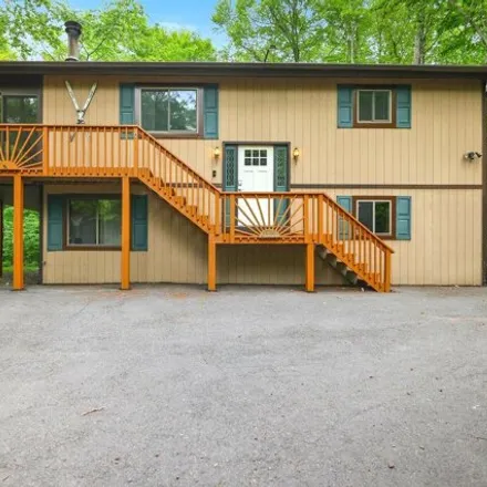 Buy this 4 bed house on 1868 Stag Run in Pocono Lake, Pennsylvania