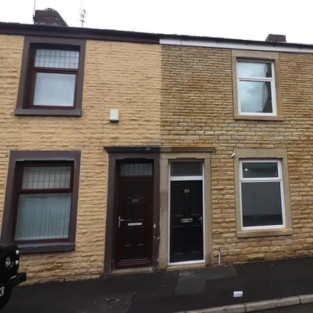Rent this 3 bed townhouse on Newton Street in Darwen, BB3 3DQ