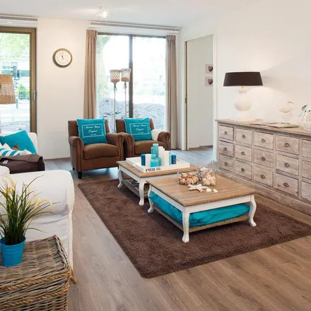Rent this 2 bed apartment on Rondweg 409 in 2922 ET Krimpen aan den IJssel, Netherlands