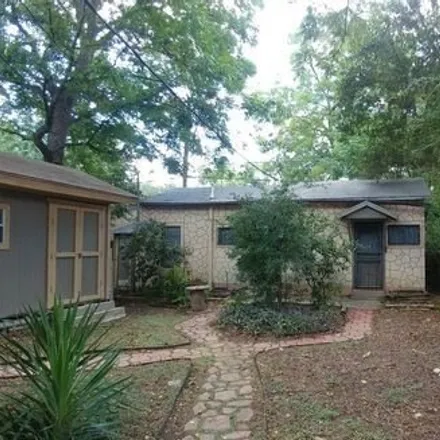 Rent this 1 bed house on West Summit Avenue in San Antonio, TX 78201
