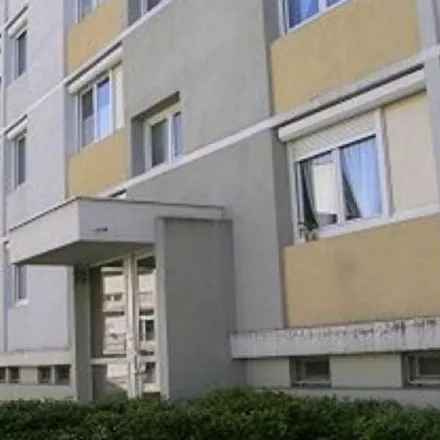 Rent this 3 bed apartment on 117 Rue Anatole France in 01100 Oyonnax, France