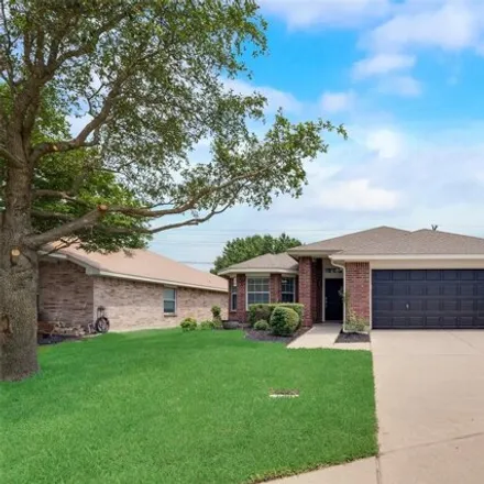 Buy this 3 bed house on 2004 Dripping Springs Drive in Forney, TX 75126