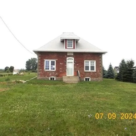 Buy this 4 bed house on 11049 Victory Rd in Erie, Michigan