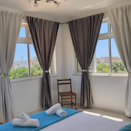 Rent this 5 bed house on Zoomarine Algarve in EN 125, 8201-864 Pera