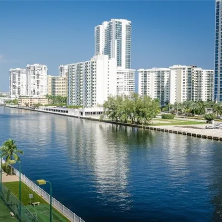Buy this 1 bed condo on 400 Leslie Drive in Hallandale Beach, FL 33009