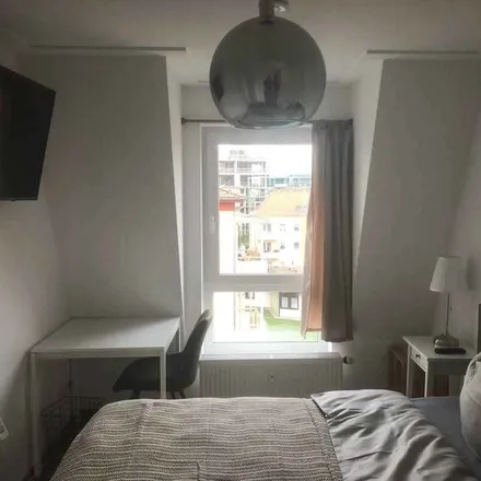 Rent this 6 bed room on Burgstraße 80 in 60389 Frankfurt, Germany