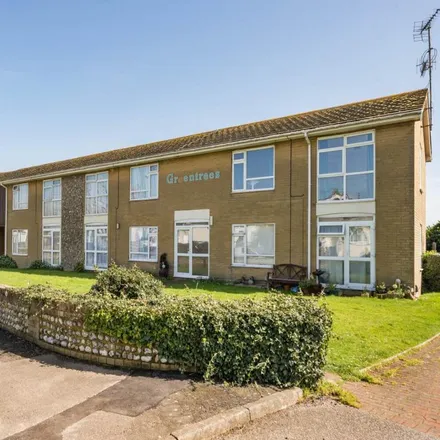 Rent this 2 bed apartment on Greentrees Crescent in Sompting, BN15 9SR